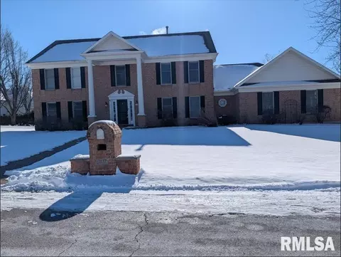 3132 Evangeline Rd, Quincy, IL 62301