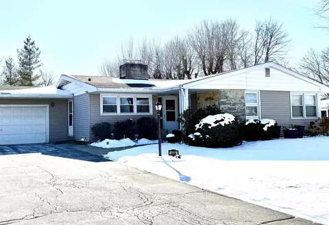 1481 W Walnut St, Jacksonville, IL 62650