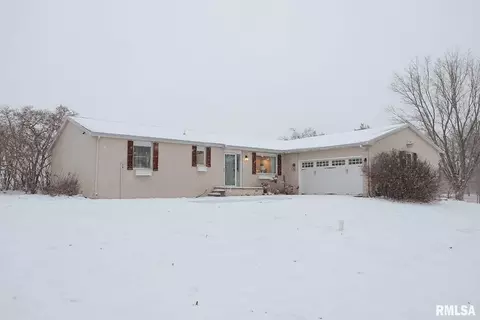 837 E 1175 North Rd, Taylorville, IL 62568