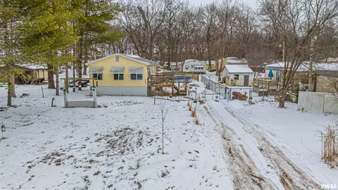 5567 Patterson Bay Rd, Bath, IL 62617