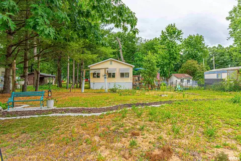 5567 Patterson Bay Rd, Bath, IL 62617