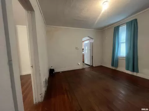 Living - 1942 S 11th St, Springfield, IL 62703 photo 2 of 4