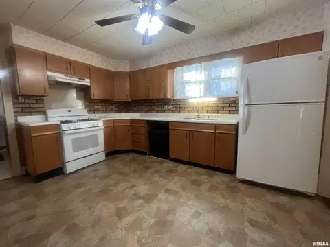 Other - 1942 S 11th St, Springfield, IL 62703 photo 2 of 6