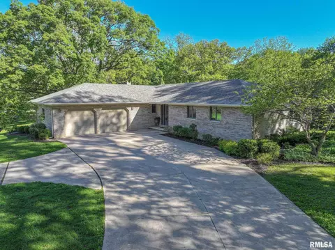 13934 Century Oaks Dr, Geneseo, IL 61254