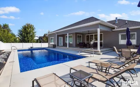Exterior - 2813 Richardson Dr, Springfield, IL 62711 photo 5 of 7