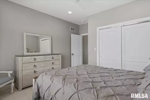Bedroom - 2813 Richardson Dr, Springfield, IL 62711 photo 7 of 9