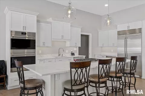 Kitchen - 2813 Richardson Dr, Springfield, IL 62711 photo 4 of 7