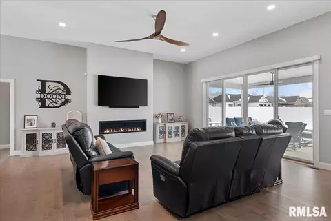 Other - 2813 Richardson Dr, Springfield, IL 62711 photo 6 of 17