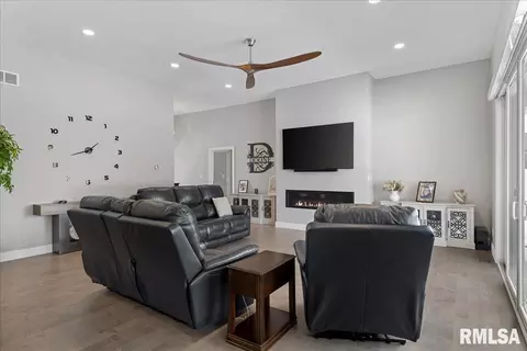 Other - 2813 Richardson Dr, Springfield, IL 62711 photo 5 of 17