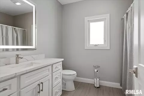 Bath - 2813 Richardson Dr, Springfield, IL 62711 photo 4 of 4