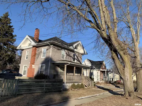 412 W Broadway Ave, Monmouth, IL 61462