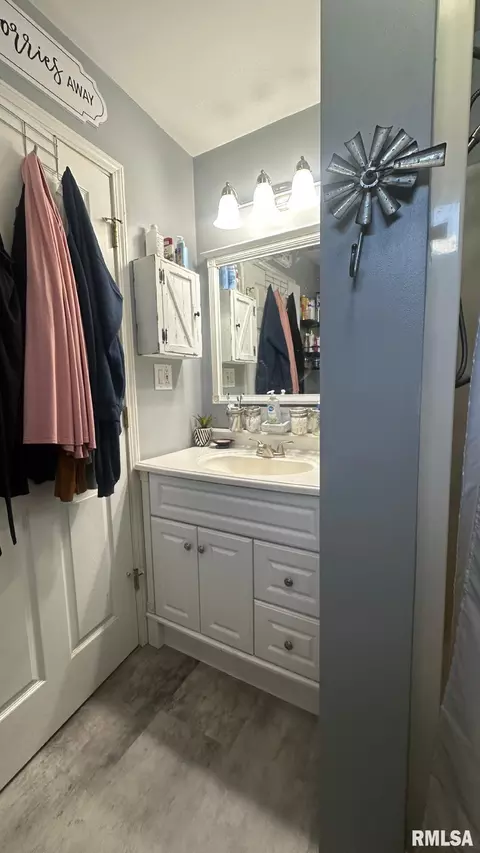 Bath - 204 W School St, Camp Point, IL 62320 photo 2 of 2