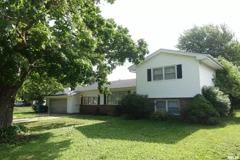 895 Pine St, Galesburg, IL 61401
