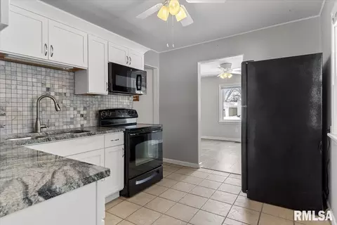 Kitchen - 3012 Louise Ln, Springfield, IL 62702 photo 2 of 2