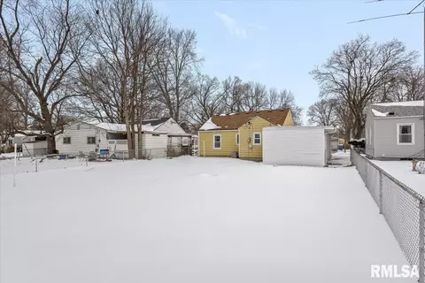 Exterior - 3012 Louise Ln, Springfield, IL 62702 photo 3 of 6
