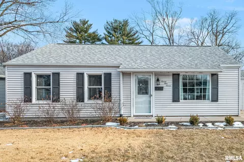 717 Ruby St, Galesburg, IL 61401