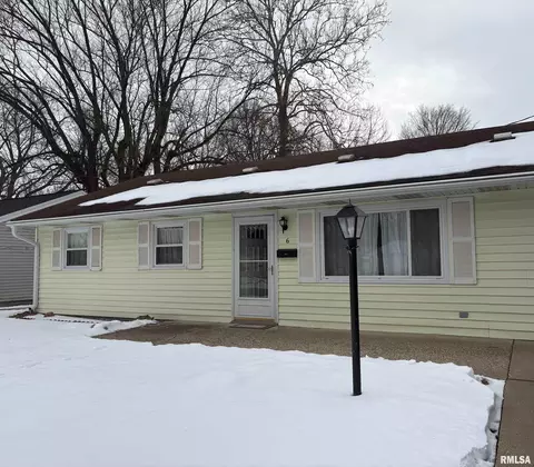 6 Ridge Ct, Springfield, IL 62703