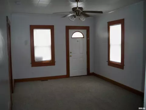 Living - 2700 S State St, Springfield, IL 62704 photo 1 of 1