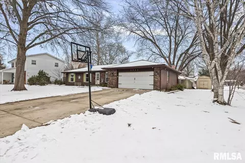 3304 Ellendale Dr, Springfield, IL 62704 photo 2