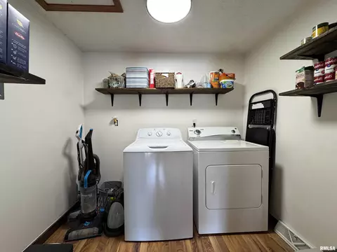 Other - 4140 Selfick Ln, Springfield, IL 62702 photo 7 of 14