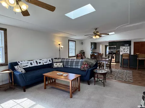 Living - 4140 Selfick Ln, Springfield, IL 62702 photo 9 of 9
