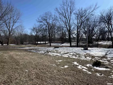 Exterior - 4140 Selfick Ln, Springfield, IL 62702 photo 9 of 11