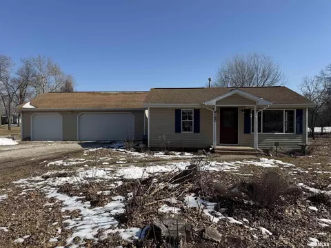 Exterior - 4140 Selfick Ln, Springfield, IL 62702 photo 4 of 11