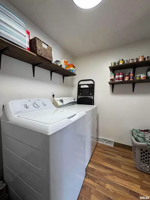Other - 4140 Selfick Ln, Springfield, IL 62702 photo 8 of 14