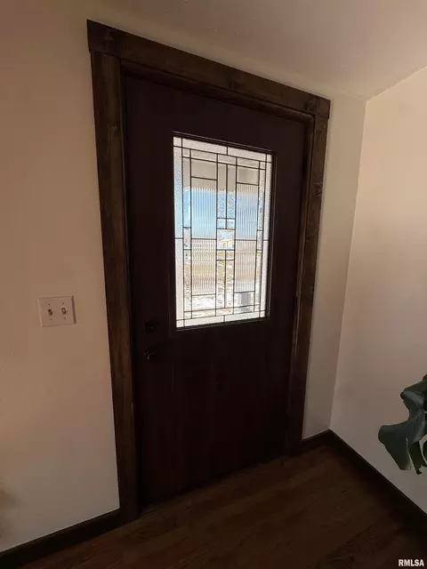 Entry Way - 4140 Selfick Ln, Springfield, IL 62702 photo 1 of 3