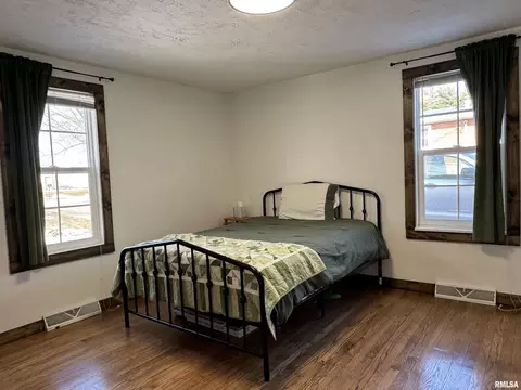 Bedroom - 4140 Selfick Ln, Springfield, IL 62702 photo 4 of 5