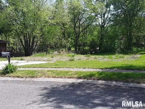 3 Dean Park Rd, Springfield, IL 62707