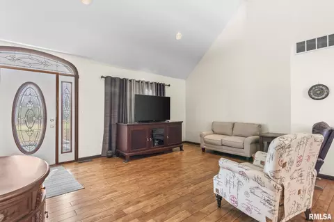 7713 W Outer Rd, Sherman, IL 62684 photo 4
