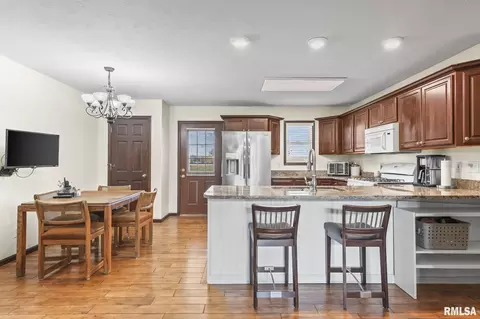 7713 W Outer Rd, Sherman, IL 62684 photo 8