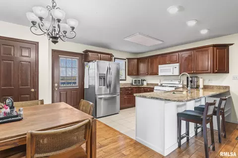 7713 W Outer Rd, Sherman, IL 62684 photo 9