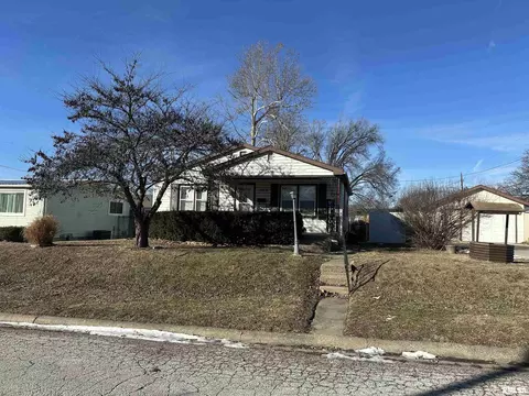 1515 N 16th St, Quincy, IL 62301