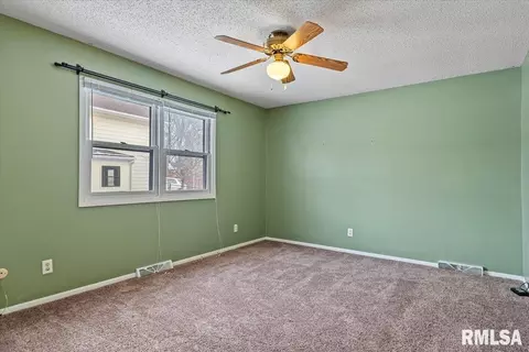 Bedroom - 14077 Saint Joseph Rd, Athens, IL 62613 photo 1 of 7