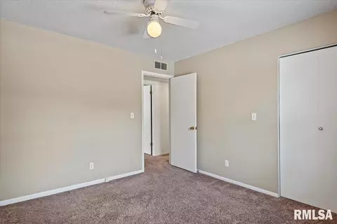 Bedroom - 14077 Saint Joseph Rd, Athens, IL 62613 photo 5 of 7