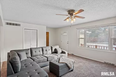 Living - 14077 Saint Joseph Rd, Athens, IL 62613 photo 1 of 1