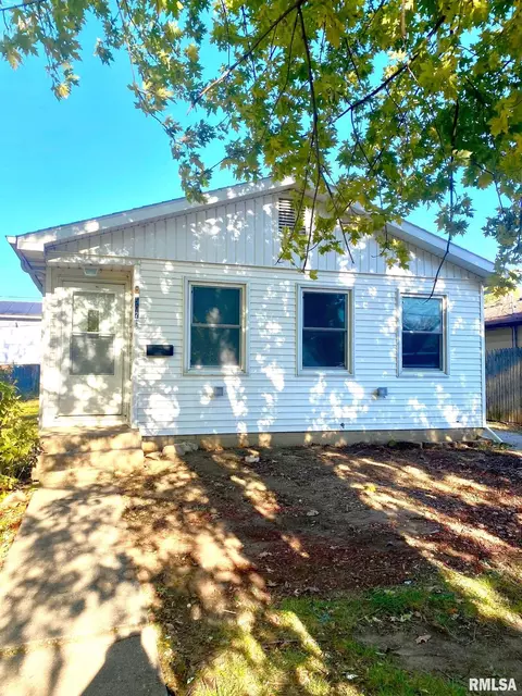 502 Williamette Ave, Lincoln, IL 62656