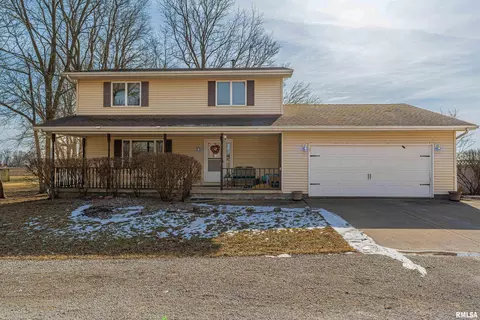 511 W Carlisle St, Mclean, IL 61754