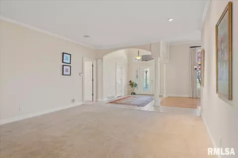 Living - 6209 Mackenzie Pl, Springfield, IL 62711 photo 1 of 5