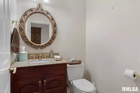 Bath - 6209 Mackenzie Pl, Springfield, IL 62711 photo 1 of 6