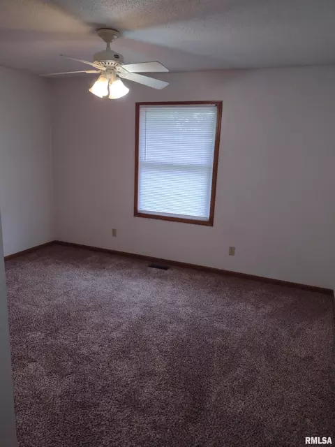 Bedroom - 555 Madison St, Riverton, IL 62561 photo 3 of 3