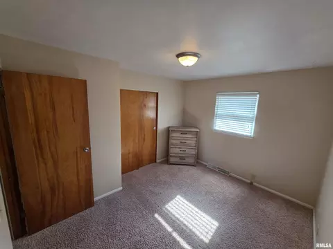 Bedroom - 24 Wenzel Ln, Springfield, IL 62702 photo 3 of 5
