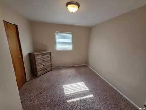 Bedroom - 24 Wenzel Ln, Springfield, IL 62702 photo 2 of 5