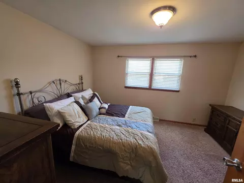 Bedroom - 24 Wenzel Ln, Springfield, IL 62702 photo 1 of 5