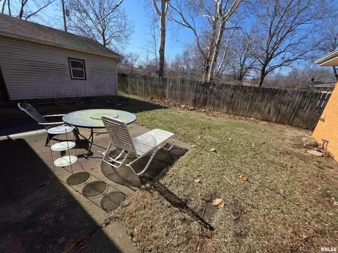 Exterior - 24 Wenzel Ln, Springfield, IL 62702 photo 6 of 6
