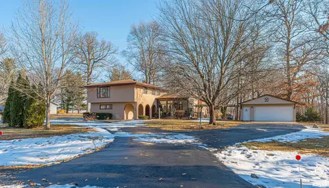 Exterior - 194 Timber Ln, Mount Pulaski, IL 62548 photo 1 of 9