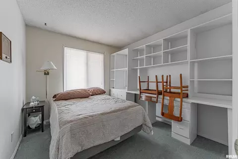 Bedroom - 194 Timber Ln, Mount Pulaski, IL 62548 photo 1 of 6