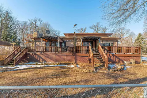 Exterior - 194 Timber Ln, Mount Pulaski, IL 62548 photo 6 of 9